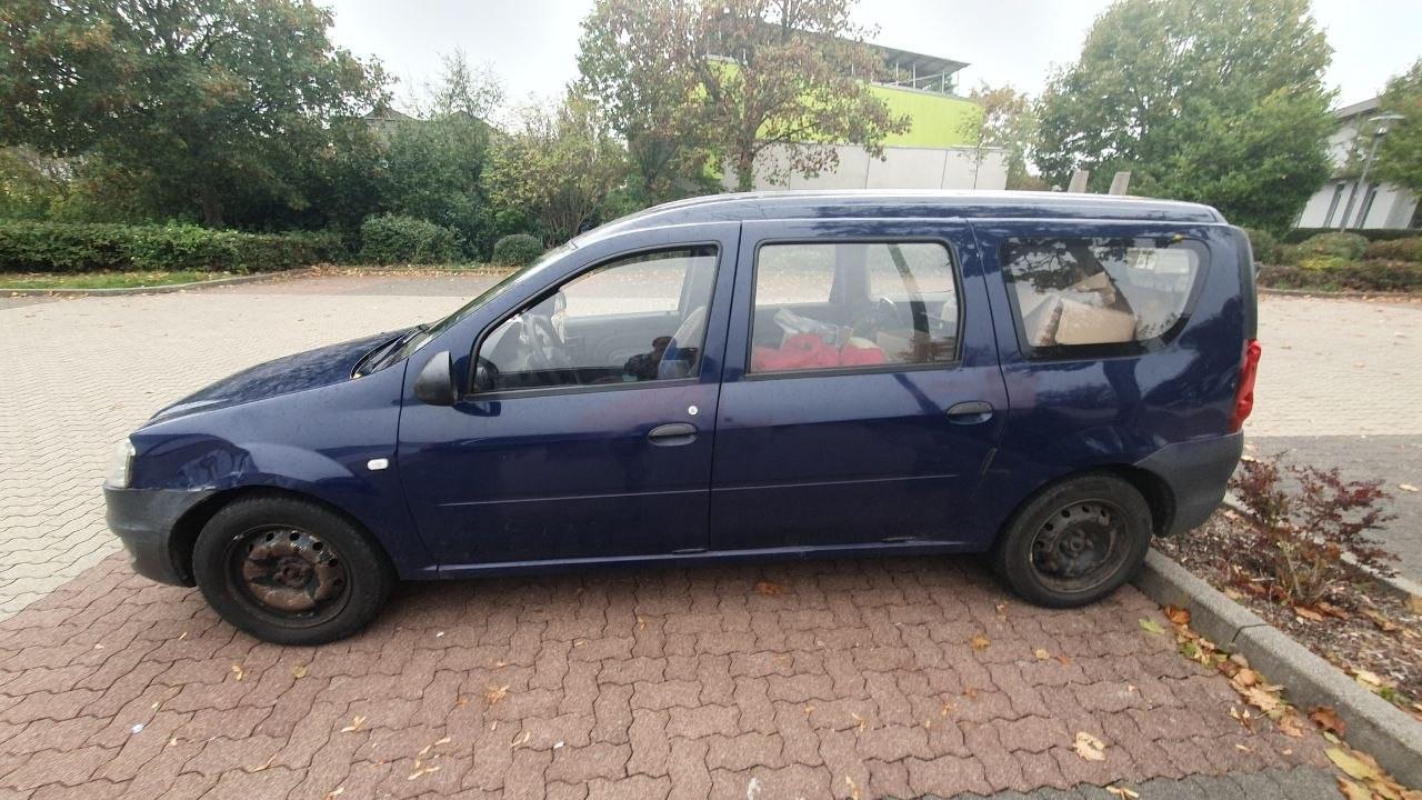 Dacia Logan 2009 — вигляд ззаду