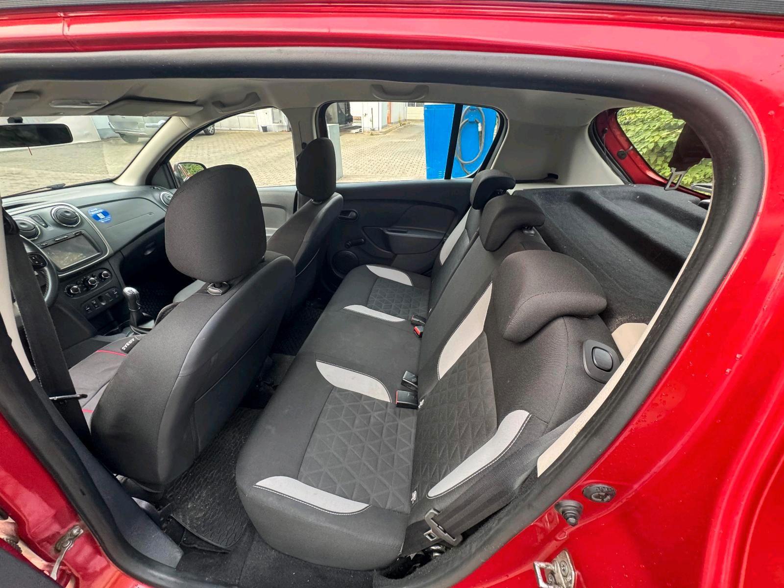 Dacia Sandero 2015 — photo 9