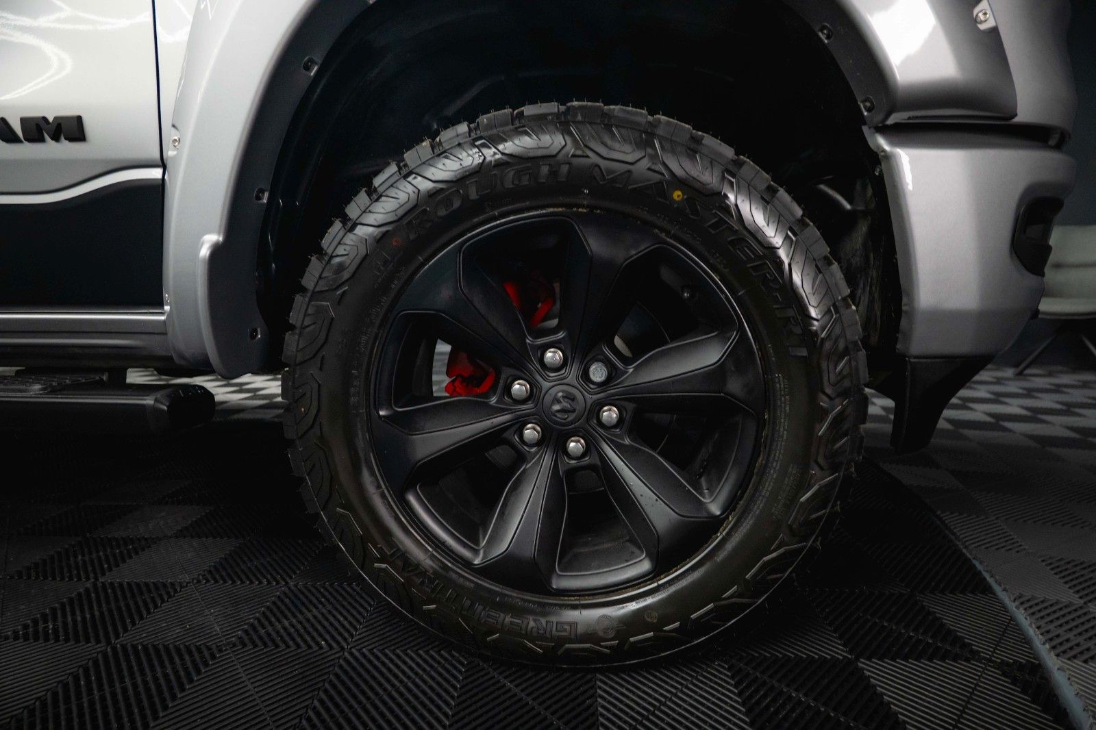 Fahrzeugabbildung Dodge RAM 5.7 V8 HEMI 4x4 OFFROAD NightPaket AXLE LOCK