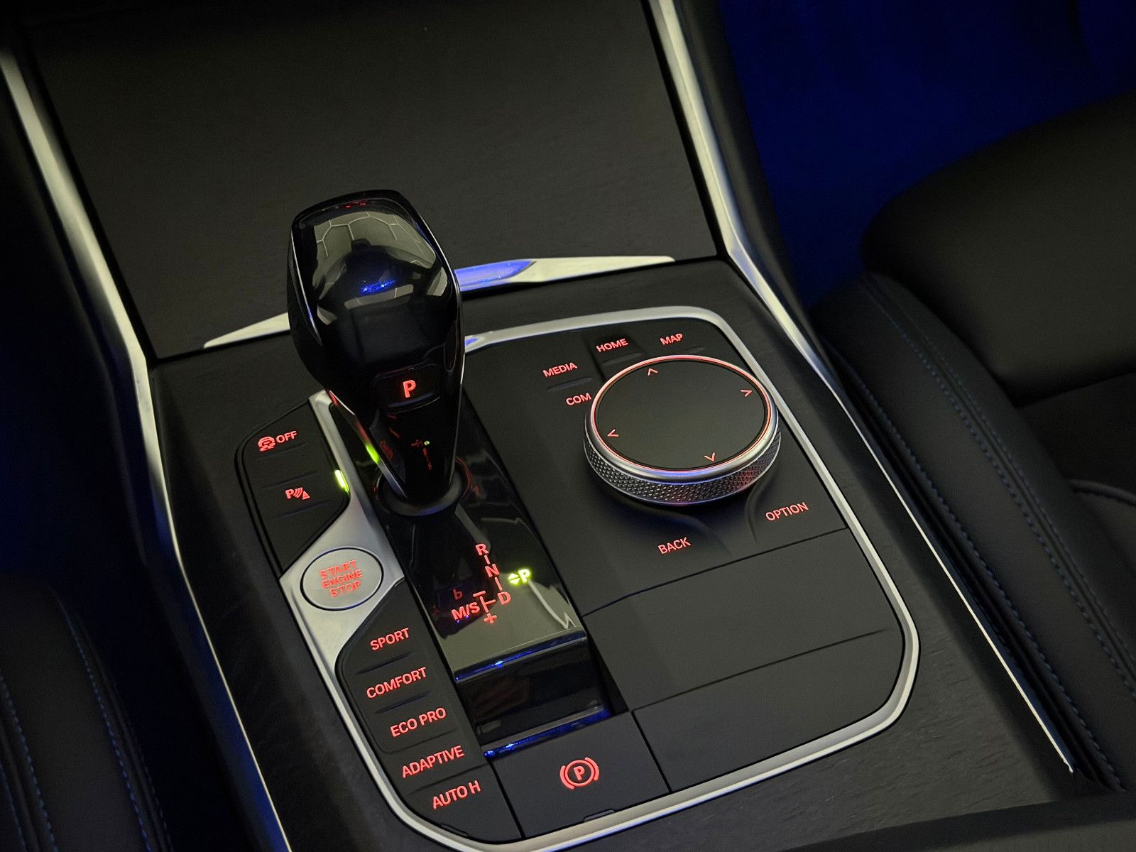 Fahrzeugabbildung BMW M340 i xDrive/PANO/HuD/H&K/VRTL/LASER/DE FZG
