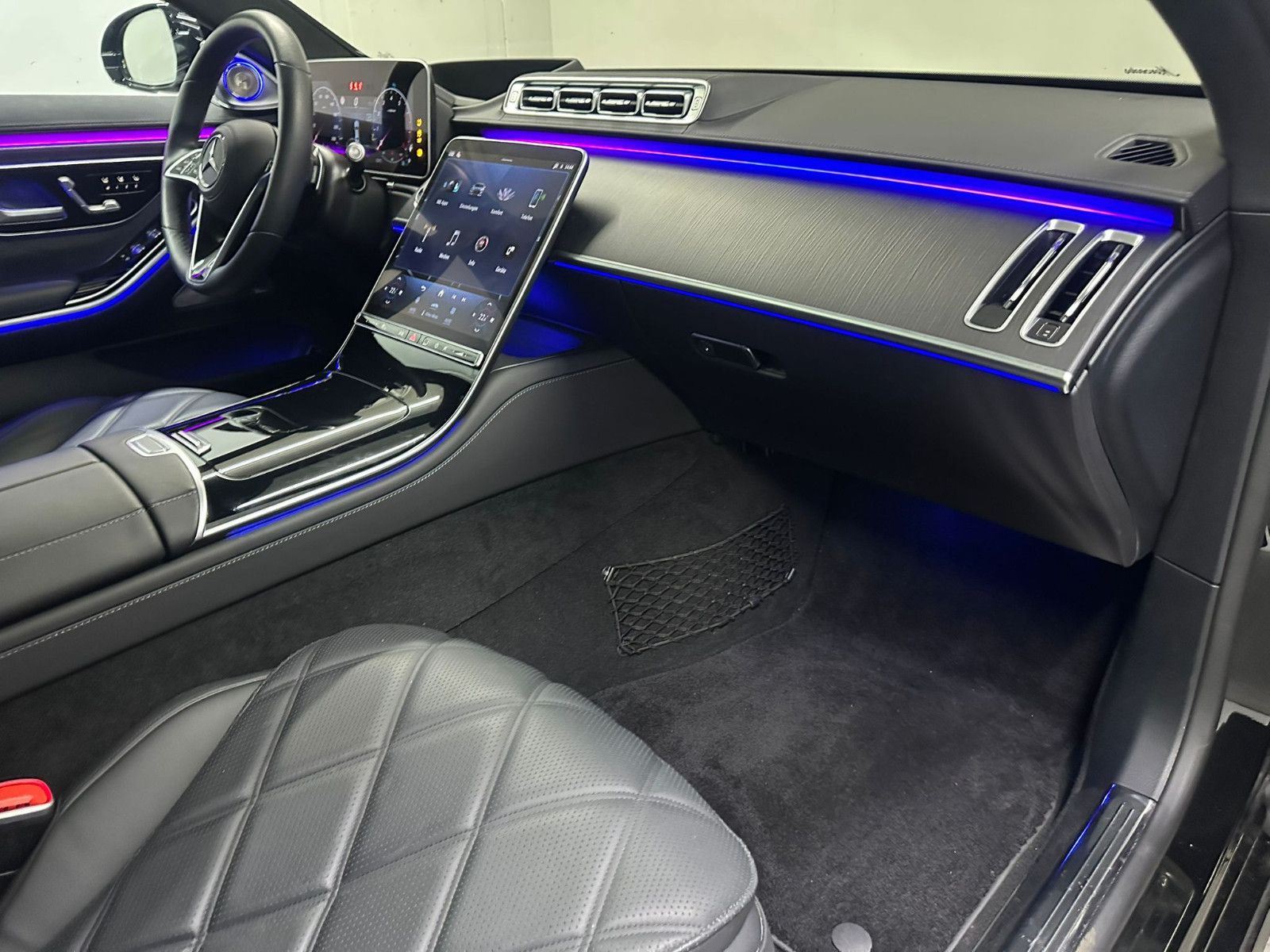 Fahrzeugabbildung Mercedes-Benz S 680 Maybach 4 matic *PANO*BURMESTER 4D*