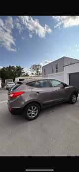 Hyundai Ich biete im auftrag ein hyundai ix35 - Hyundai ix35 Gebrauchtwagen in Frankfurt