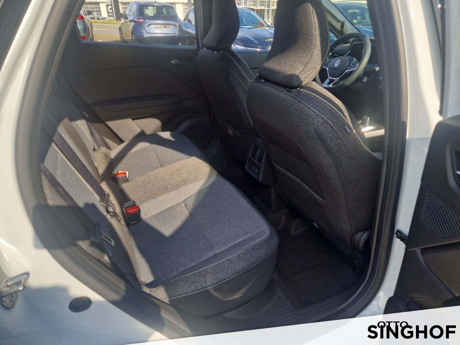 Fahrzeugabbildung Renault Captur Techno Mild Hybrid 140 EDC