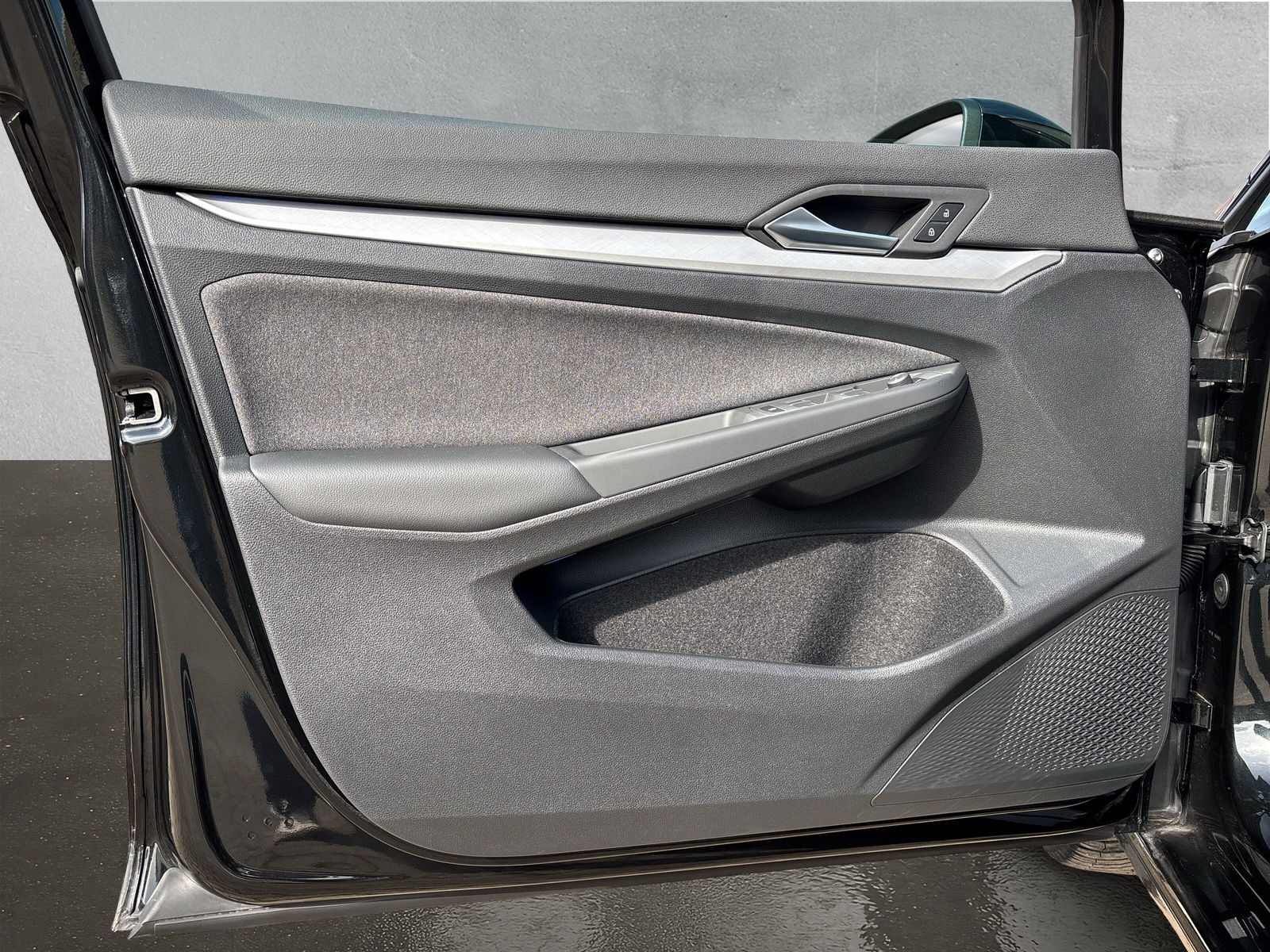 Fahrzeugabbildung Volkswagen Golf Variant Life 1.5 eTSI DSG App-Connect