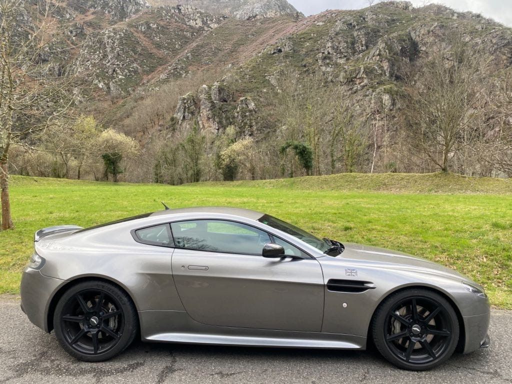 Aston Martin V8 Vantage