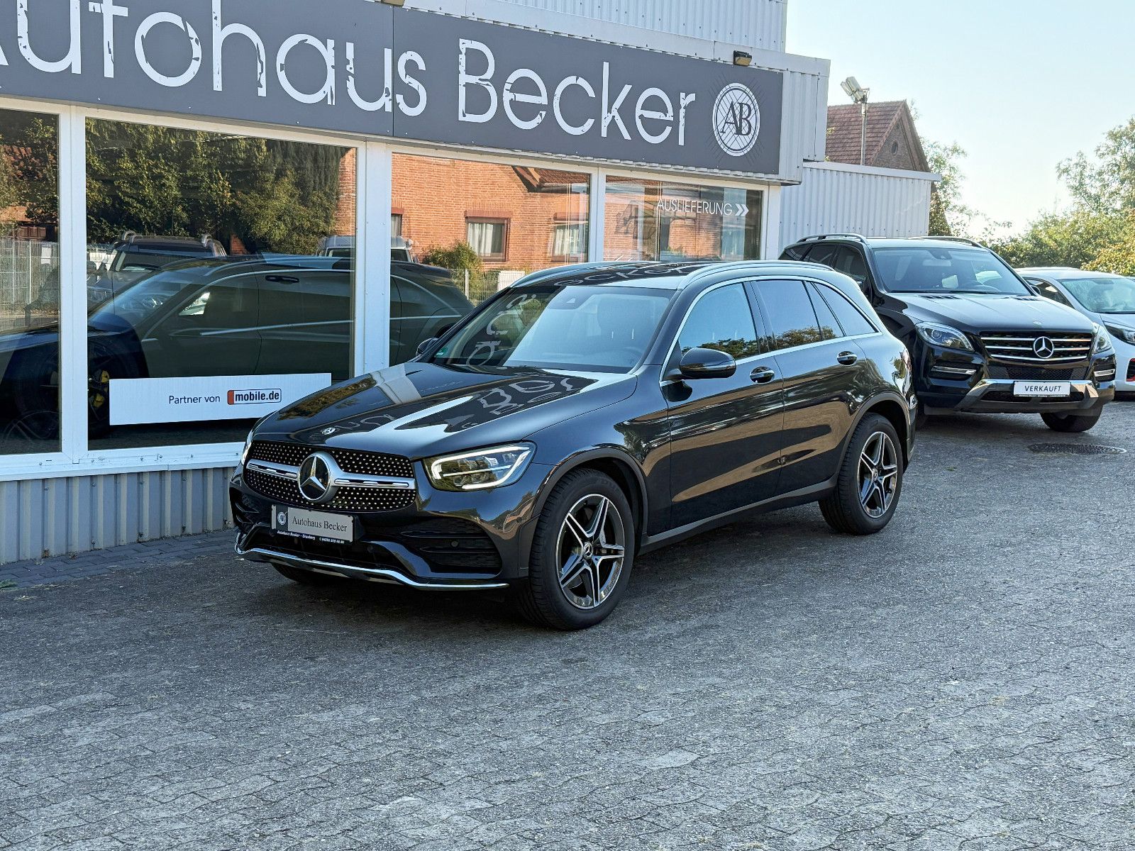 MERCEDES-BENZ GLC 200 4Matic+AMG LINE+LED+KAMERA+KEYLESS GO+