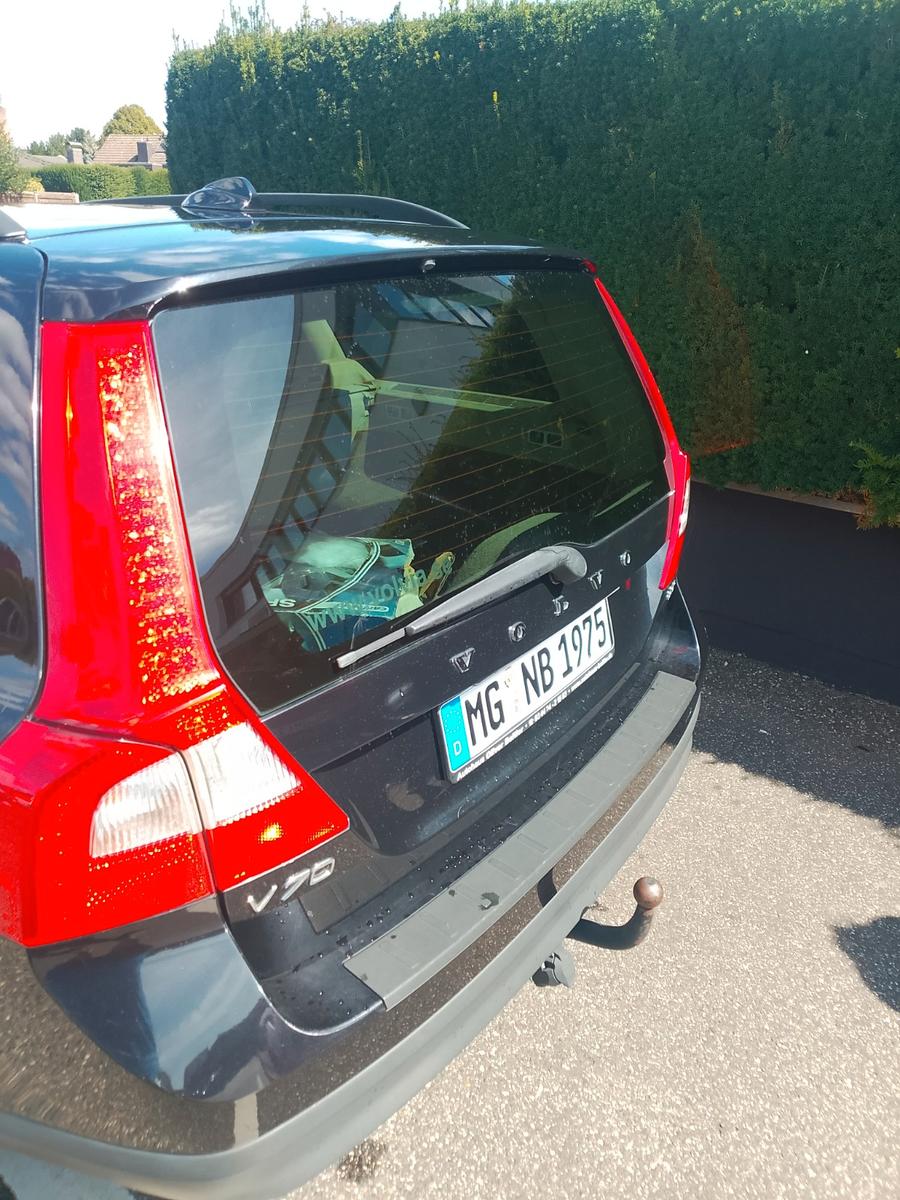 Volvo V70 2009 — interior