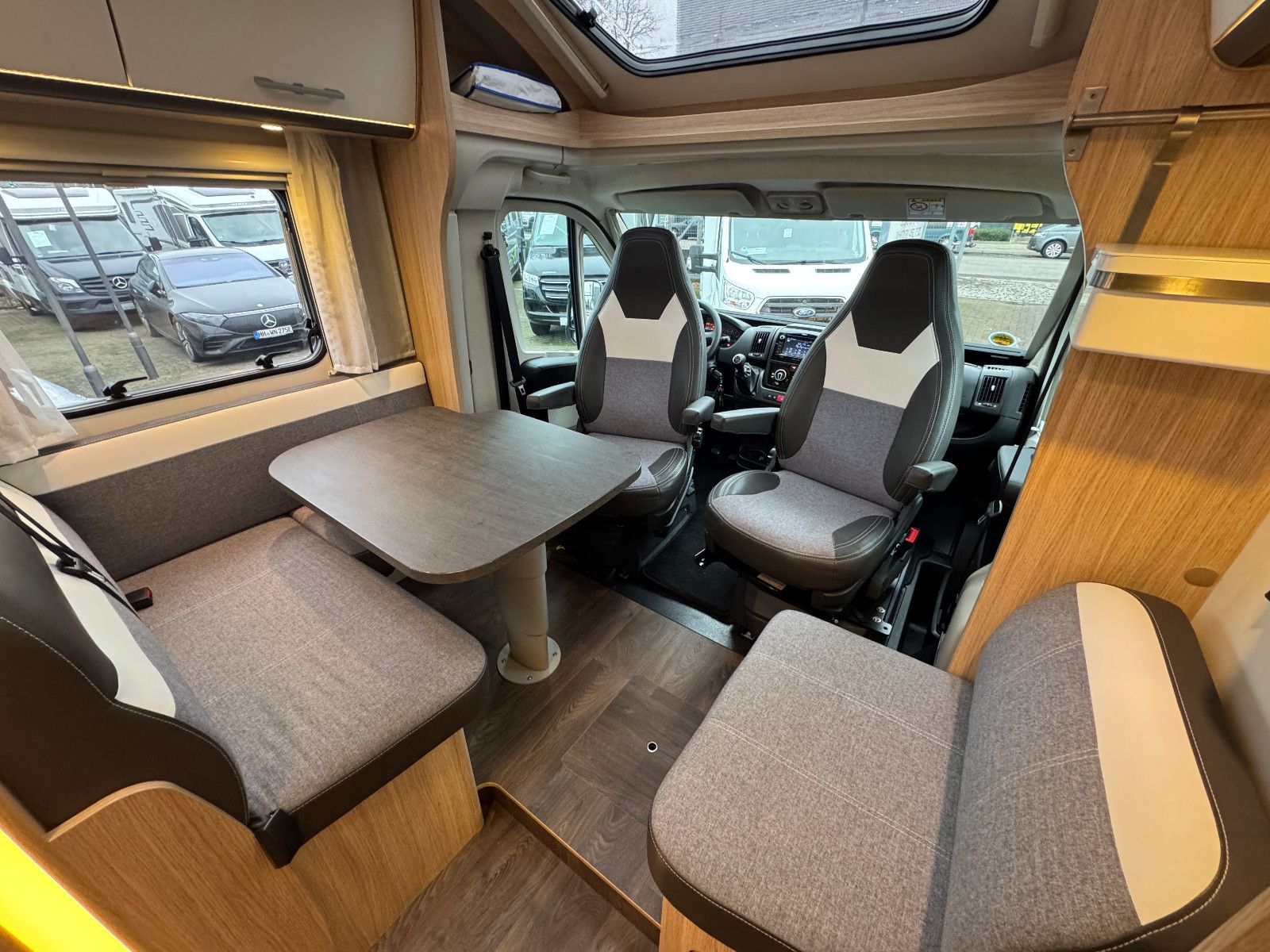 Fahrzeugabbildung Sunlight T69 L PANORAMA DACHKLIMA SAT NAVI QUEENSBETT WC+