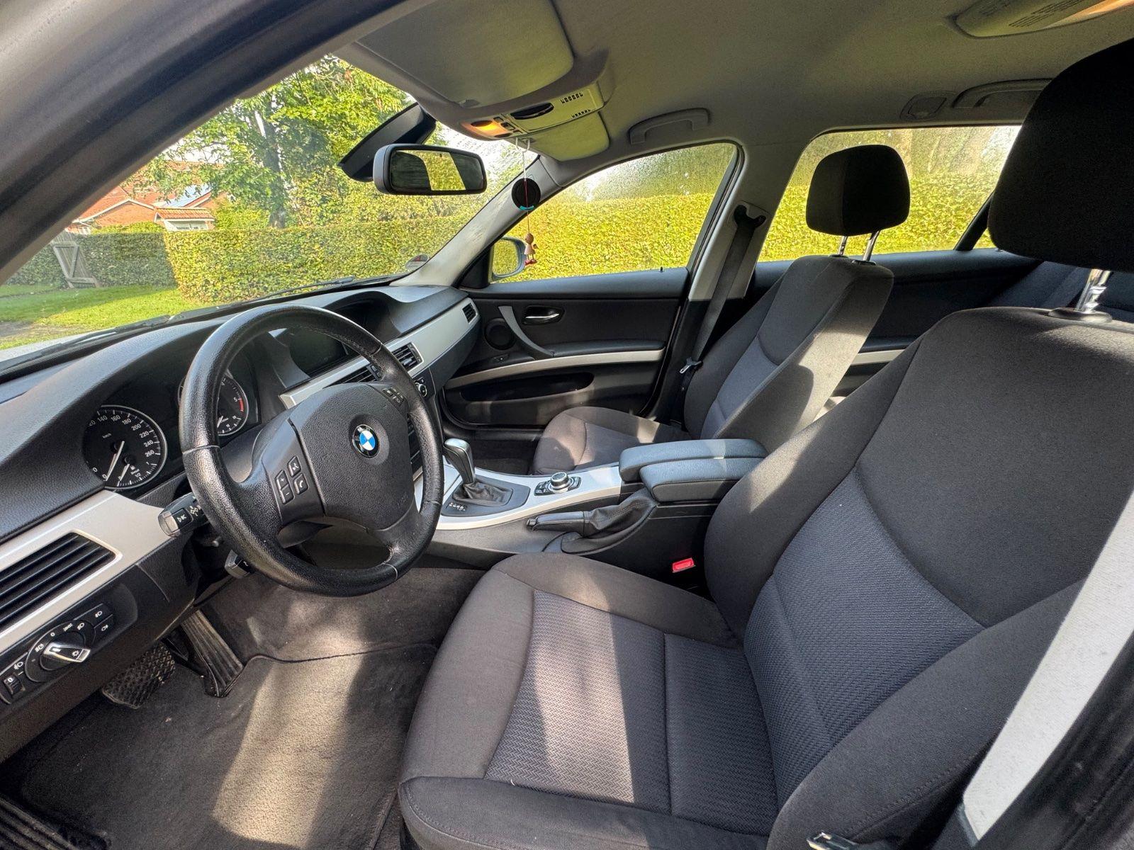 BMW 318 2010 — photo 5
