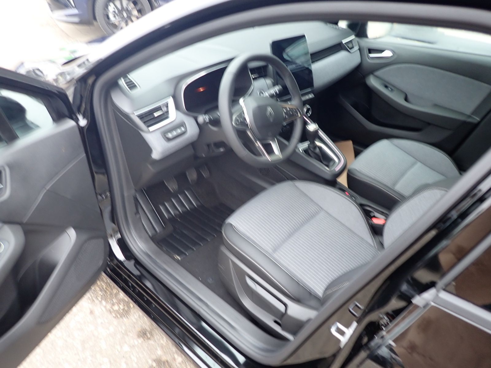 Fahrzeugabbildung Renault Clio KISS TCe 90