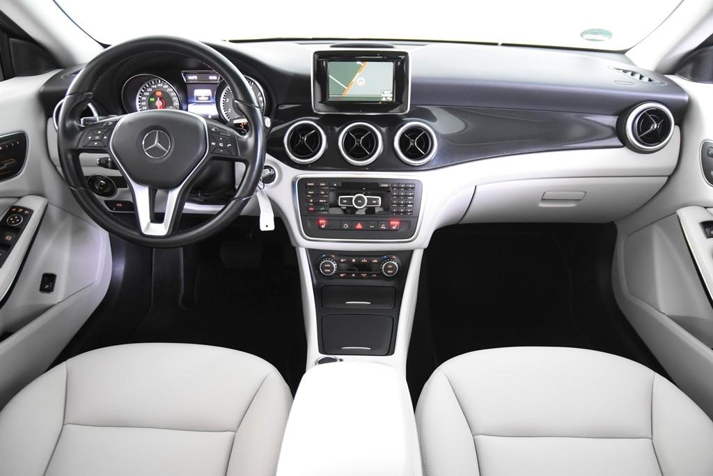 Mercedes-Benz CLA 200 *Leder*Navi*18" AMG *SHZ*AHK*