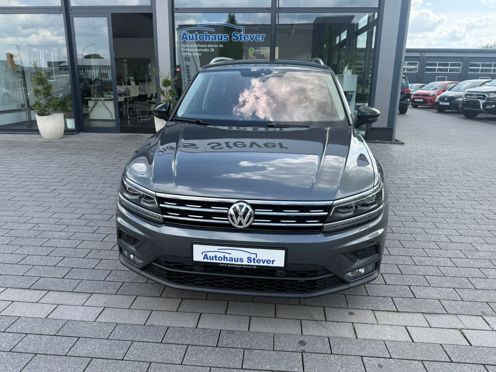 Fahrzeugabbildung Volkswagen Tiguan IQ.DRIVE PANO NAVI KLIMAAUTO SITZHEIZ AHK