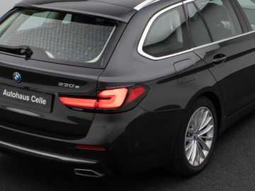 Fahrzeugabbildung BMW 530e xD Luxury Line Kamera Laser HUD H/K Komfort