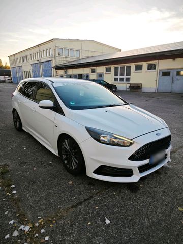 Ford Focus MK3 Turnier ST - Line 2,0 TDCI