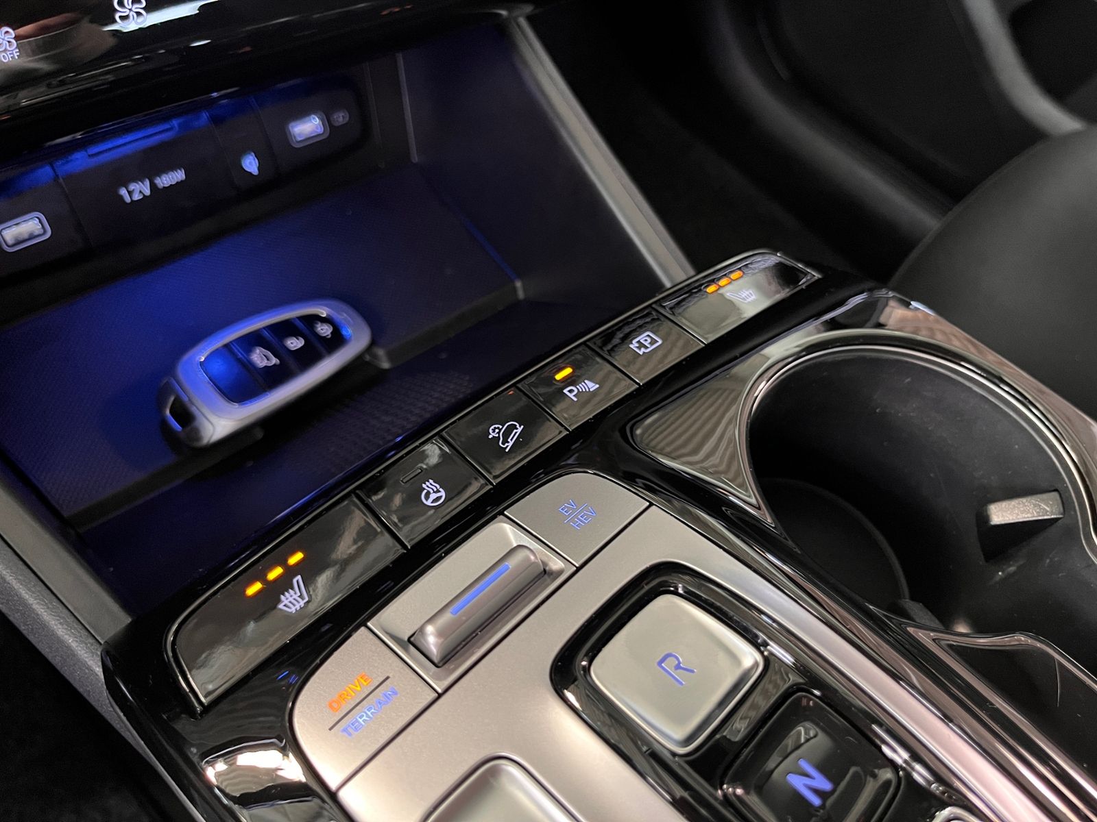 Fahrzeugabbildung Hyundai TUCSON Trend Plug-In Hybrid 4WD KLIMA LED NAVI