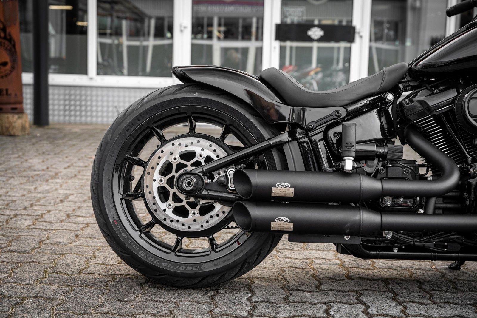 Fahrzeugabbildung Harley-Davidson ALL DARK FAT BOY FLFBS 114 MY24 -JEKILL&HYDE-