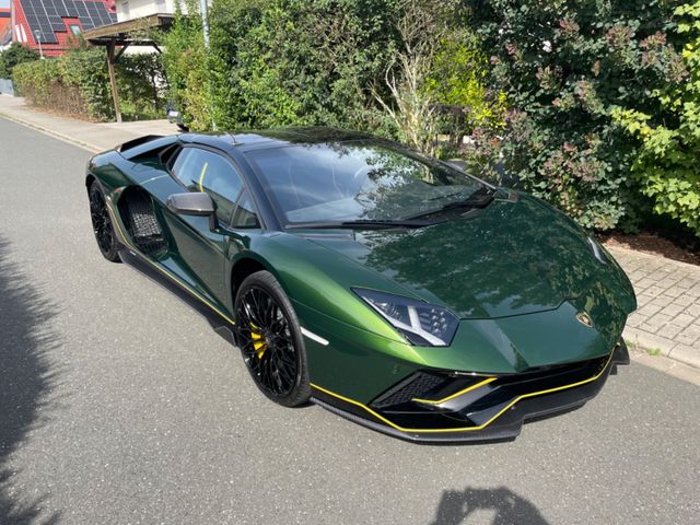 Lamborghini Aventador Ultimae Roadster - neu