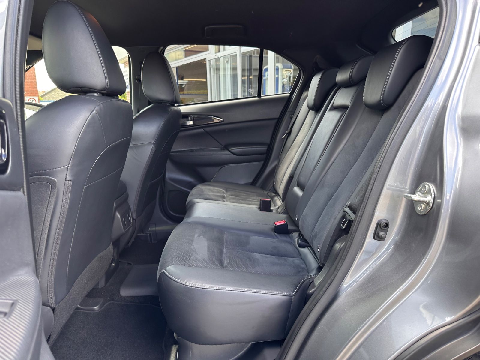 Fahrzeugabbildung Mitsubishi Eclipse Cross 2.4 Hybrid 4WD Select AHK/ACC/360°