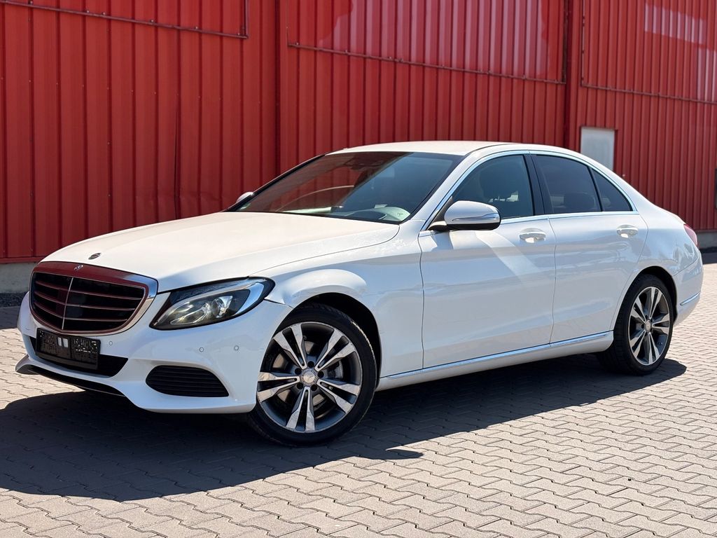 Image of Mercedes-Benz E 200