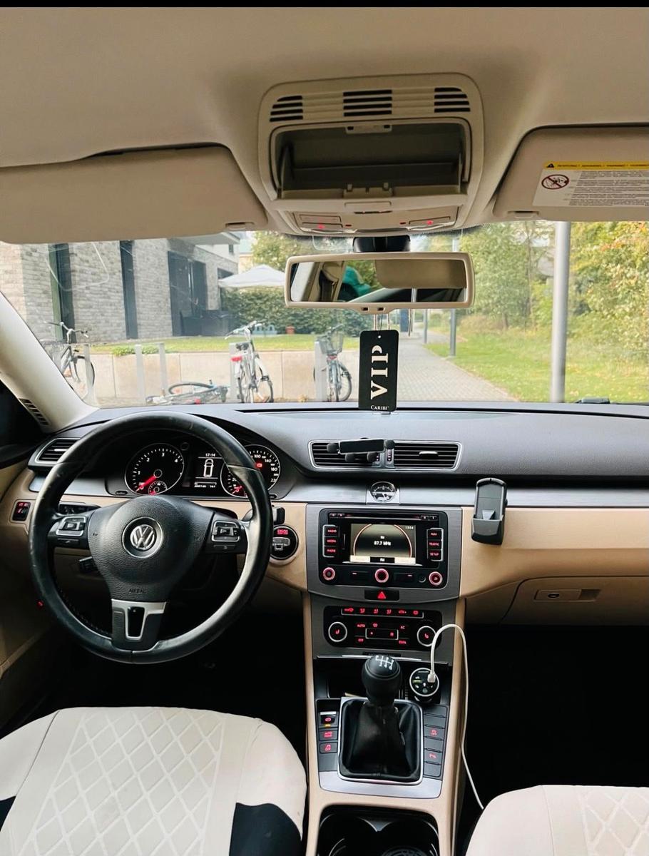 Volkswagen Passat 2012 — photo 9
