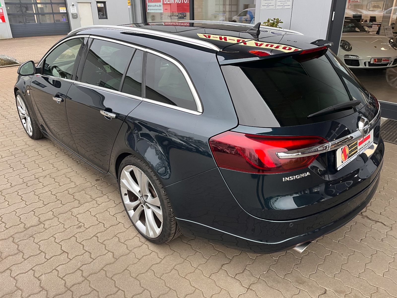 Fahrzeugabbildung Opel Insignia A Sports Tourer Innovation OPC Line 4x4