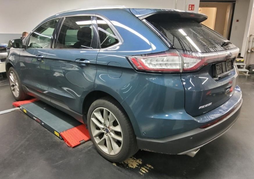 Fahrzeugabbildung Ford Edge 2.0TDCi Bi-Turbo 4x4 LED KAMERA ACC 1.HAND