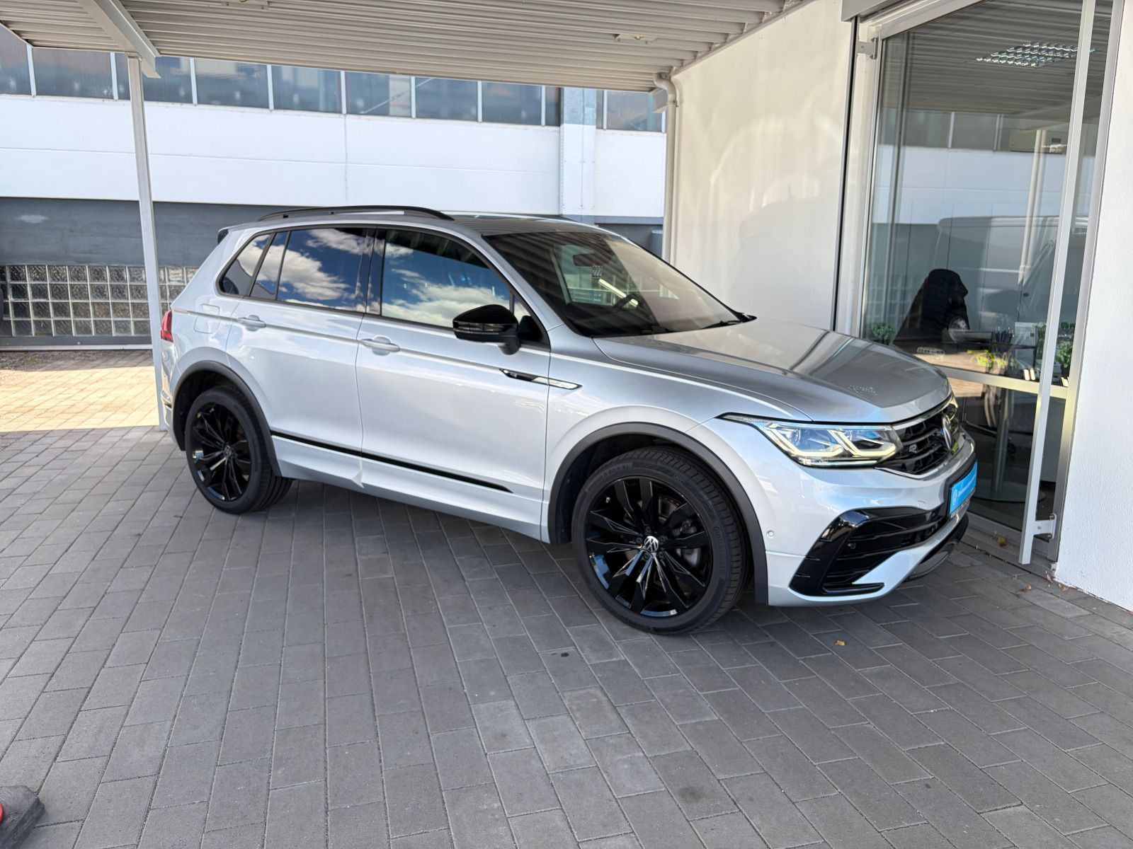 Volkswagen Tiguan ab 321,00 EUR leasen in Bürgstadt - R-Line 2.0 TDI ...