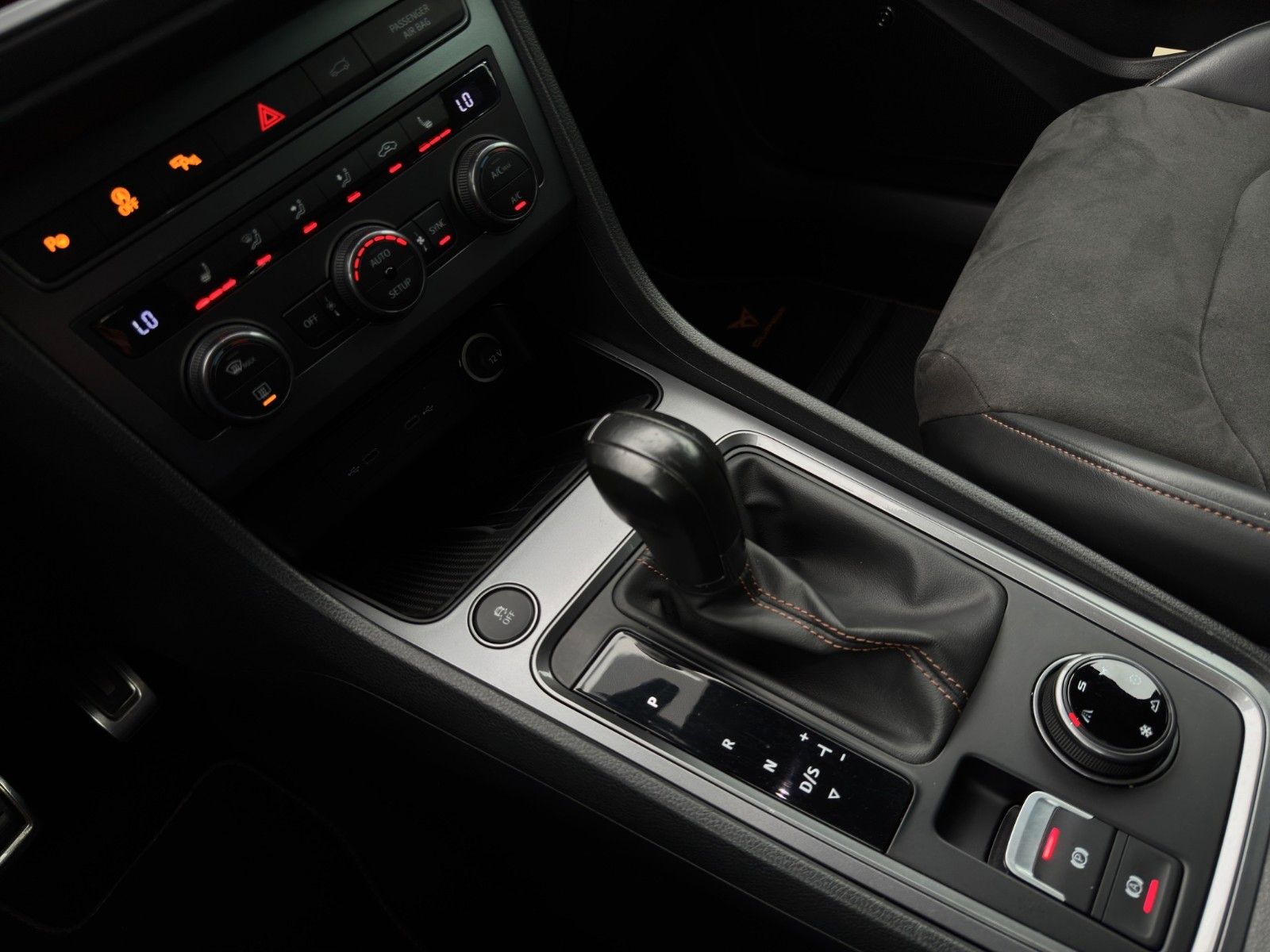 Fahrzeugabbildung CUPRA Ateca 4Drive *Pano*AHK*Beats*Bhz.Lenk*360°*Kessy