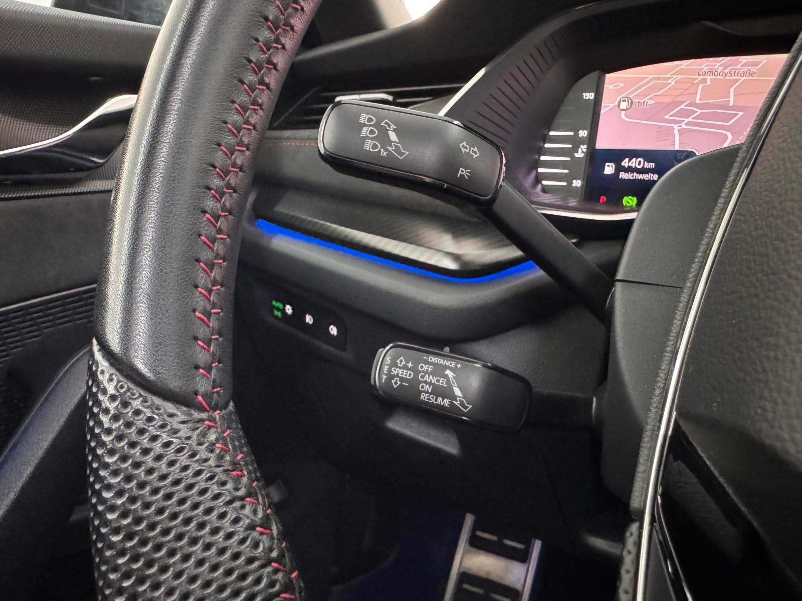 Skoda RS4x4 PANO/HUD/TOT/AHK/ShZ/WinP/MASS/ACC/XDS/HOD