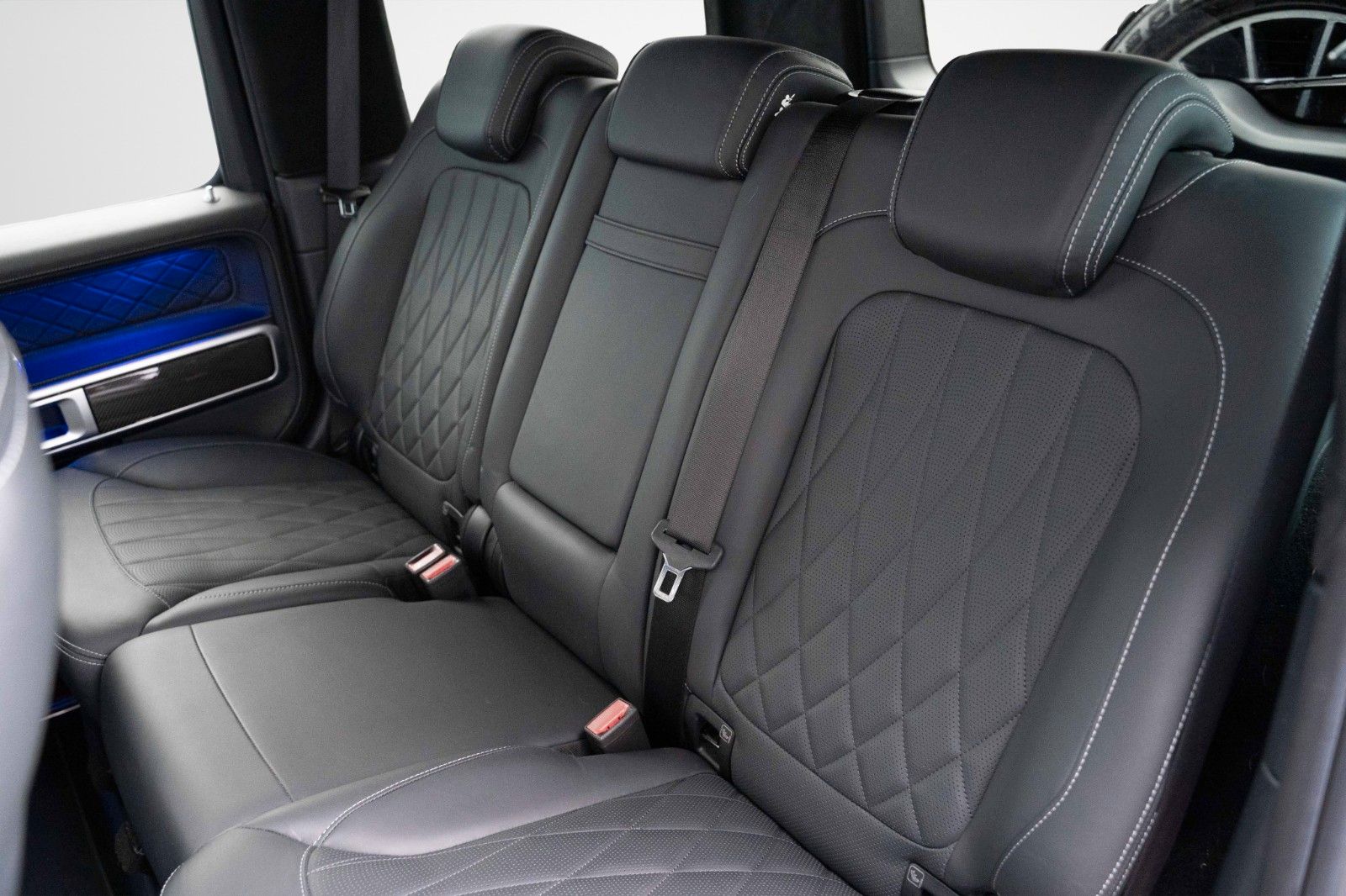 Fahrzeugabbildung Mercedes-Benz G500 V8 AMG BURM MEMORY CARBON 20" PANO 360° G63