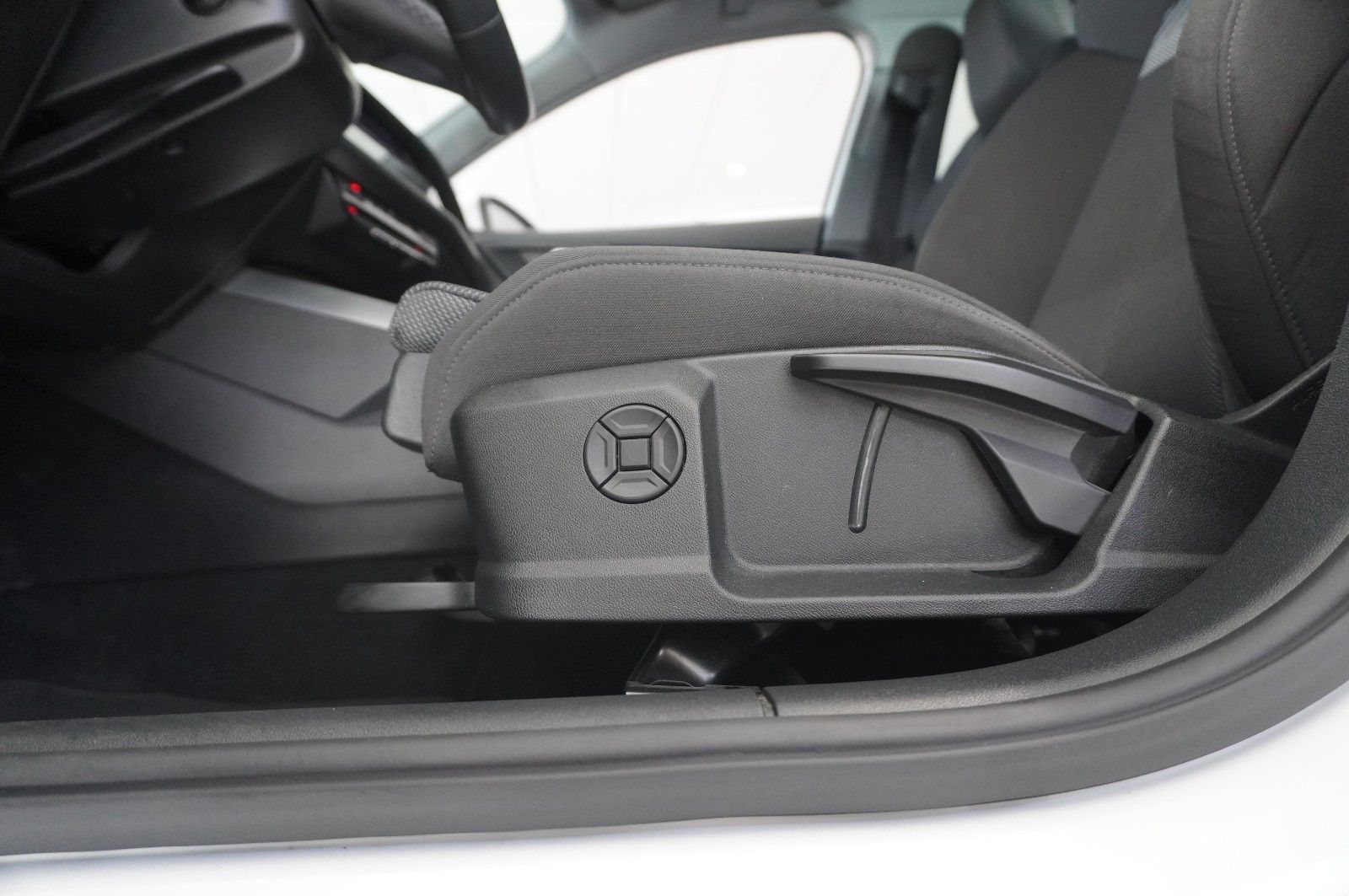 Fahrzeugabbildung Audi A3 Sportback 35 TFSI NAVI/LED/SHZ/VIRTU./TEMP.