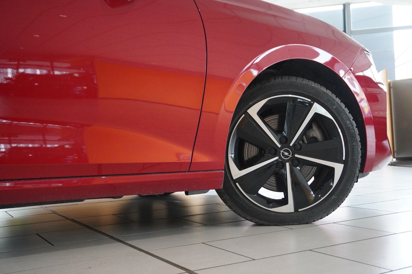 Fahrzeugabbildung Opel Astra L Lim. 1.6 HYBRID ELEGANCE NAVI/LED/KAMERA