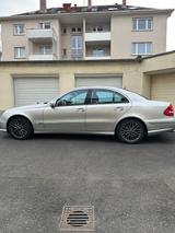 Mercedes-Benz E 320 AMG-Paket Lim. Nappal. Sitzklima. Pano. - Mercedes-Benz E 320 mit Benzin-Antrieb: Scheckheftgepflegt, Limousine
