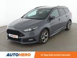 Ford Focus 2.0 EcoBoost ST*NAVI*XENON*TEMPO*PDC*SHZ* - Ford Focus mit Benzin-Antrieb: Leder