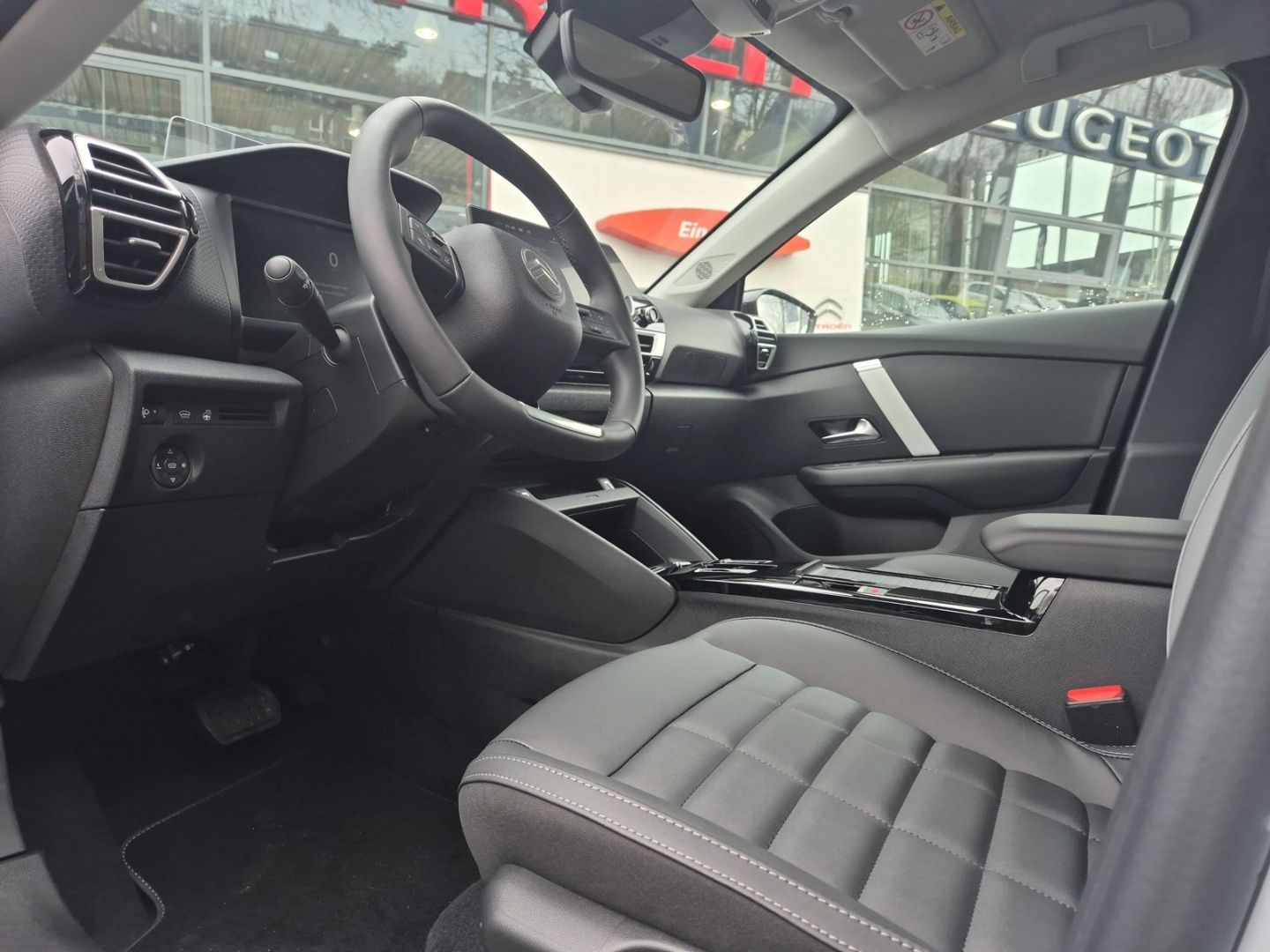 Fahrzeugabbildung Citroën C4 Max 1.2 Hybrid 136 e-DCS6 SHZ Keyless