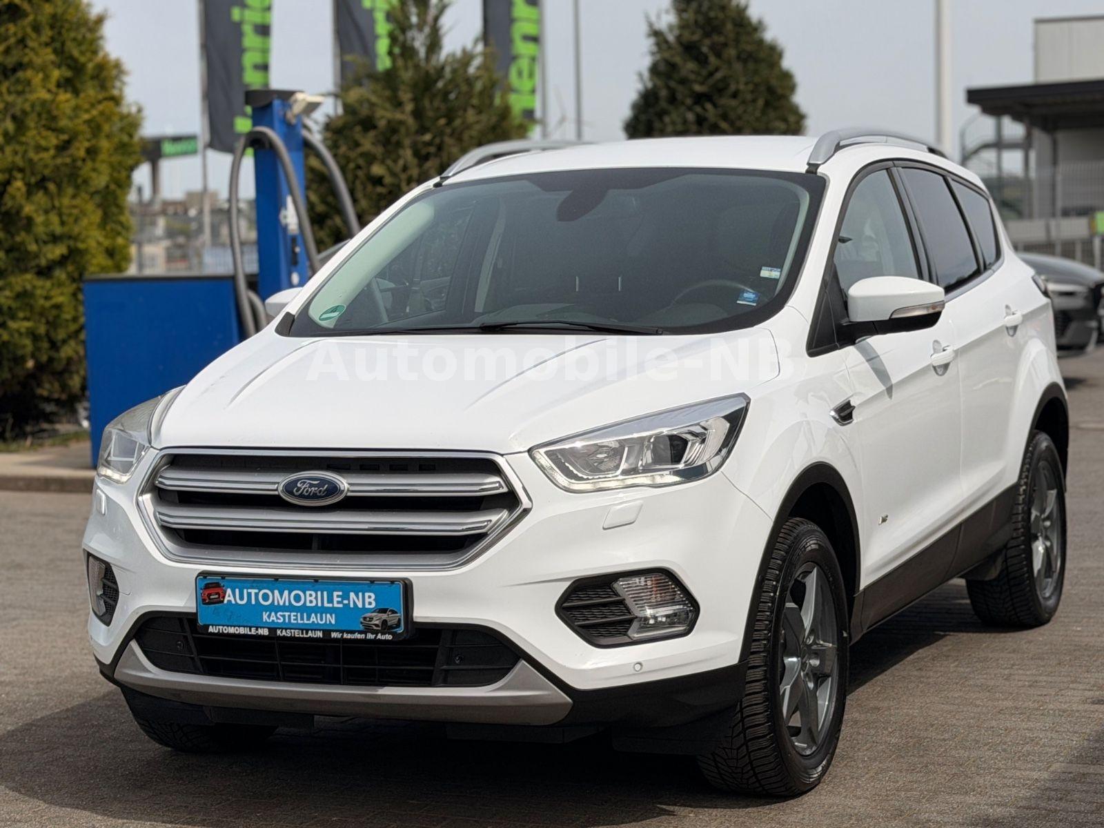 Ford Kuga Titanium 4X4 Allrad Navi Leder LEDs Kamera