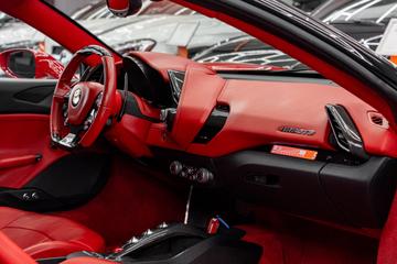صورة 10 لـ 2016 Ferrari 488 GTB