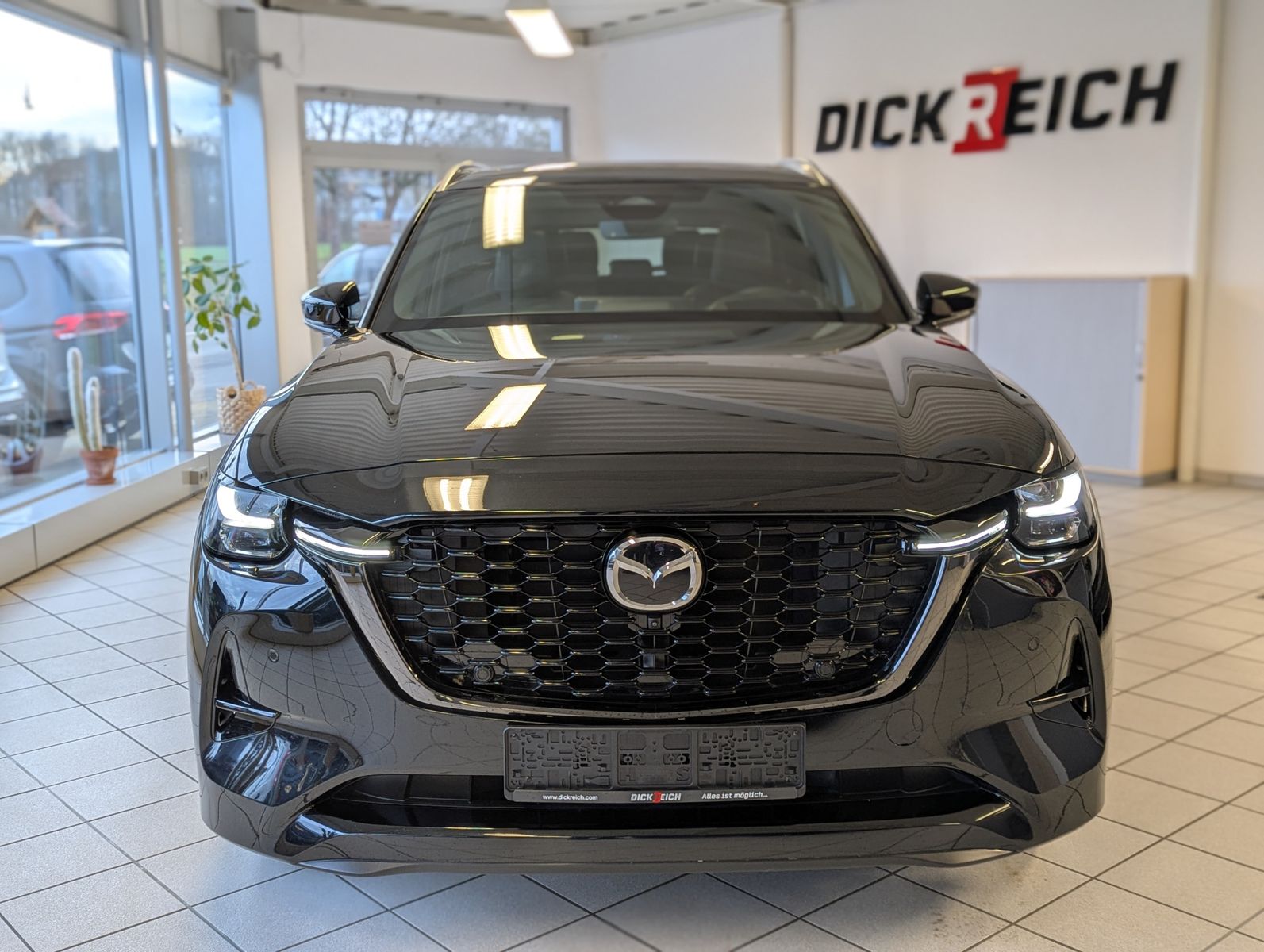 Fahrzeugabbildung Mazda CX-80 3.3L E-SKYACTIV D 254 HOMURA+ 7-Sitze Pano