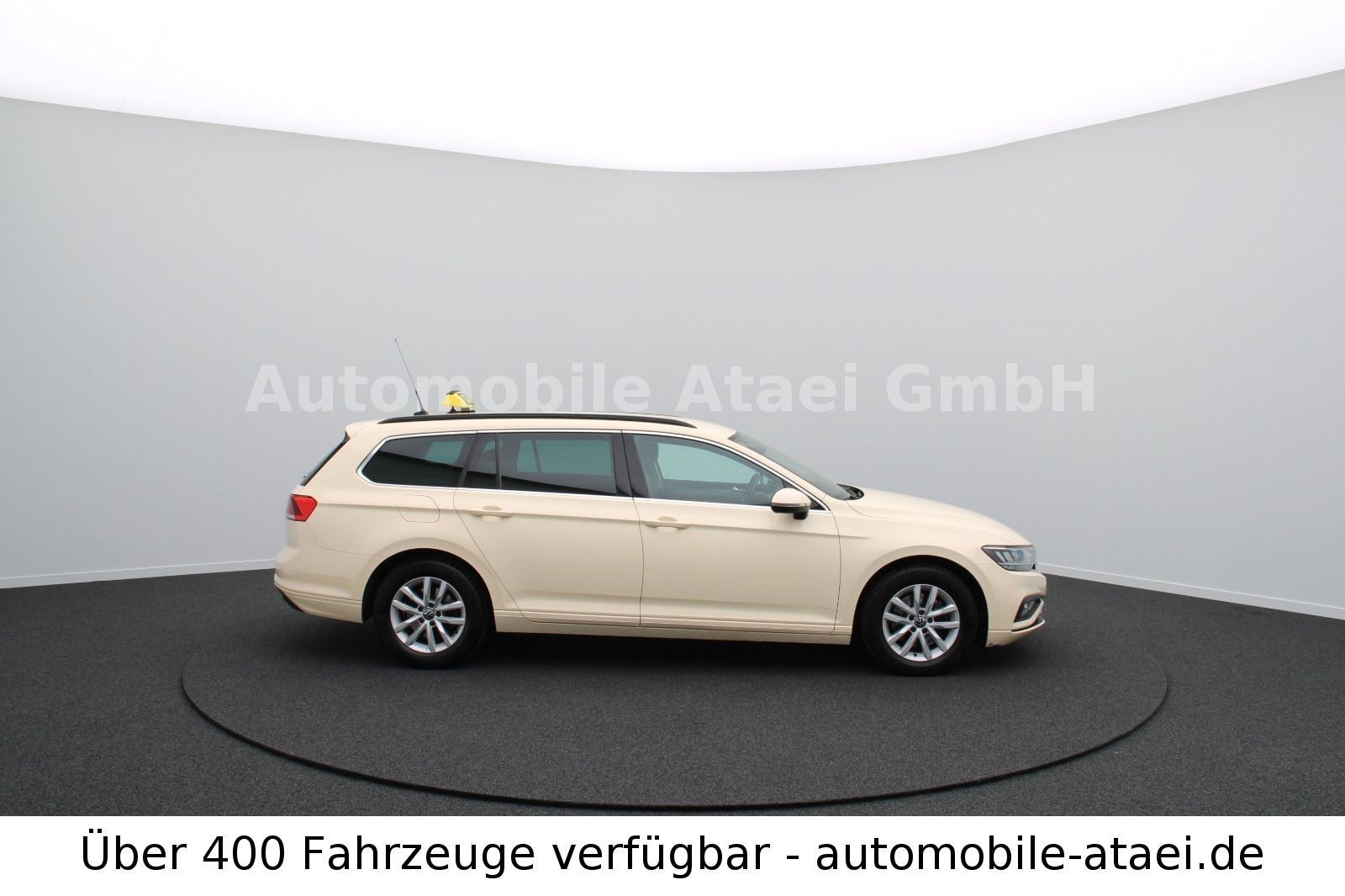 Fahrzeugabbildung Volkswagen Passat Variant Business *Taxi* TAXAMETER (7908)