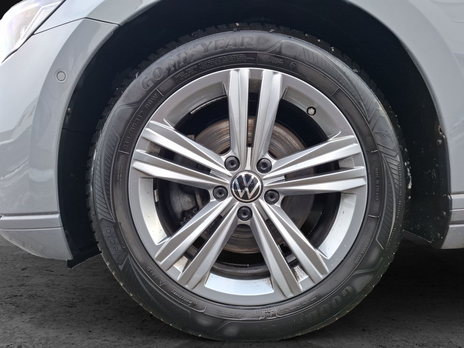 Fahrzeugabbildung Volkswagen Passat Variant TSI Business DSG Matrix Navi ACC