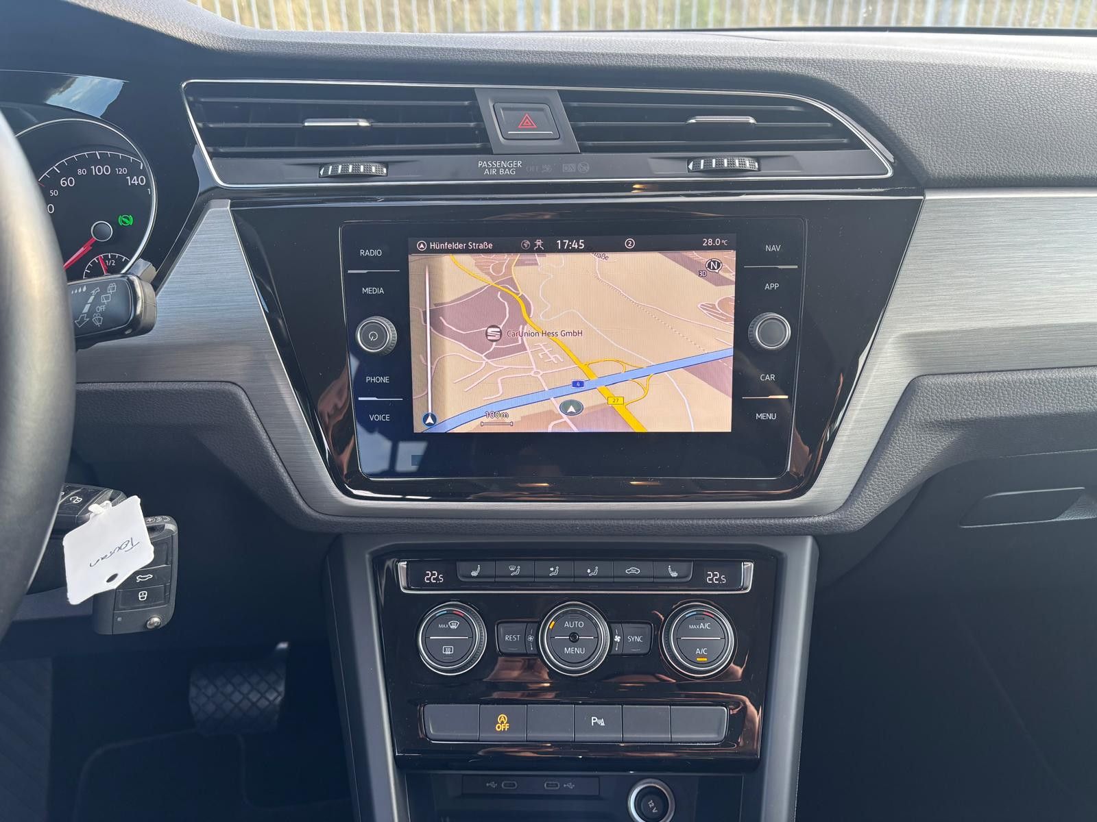Fahrzeugabbildung Volkswagen Touran 2.0 TDI DSG Comfortline-NAVI-ACC-PDC-SHZ-