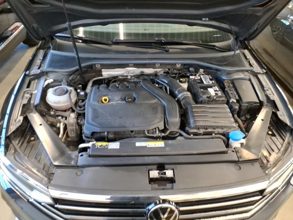 Volkswagen Passat Variant Elegance 1.5 TSI RFK*PDC*Tempo*SH