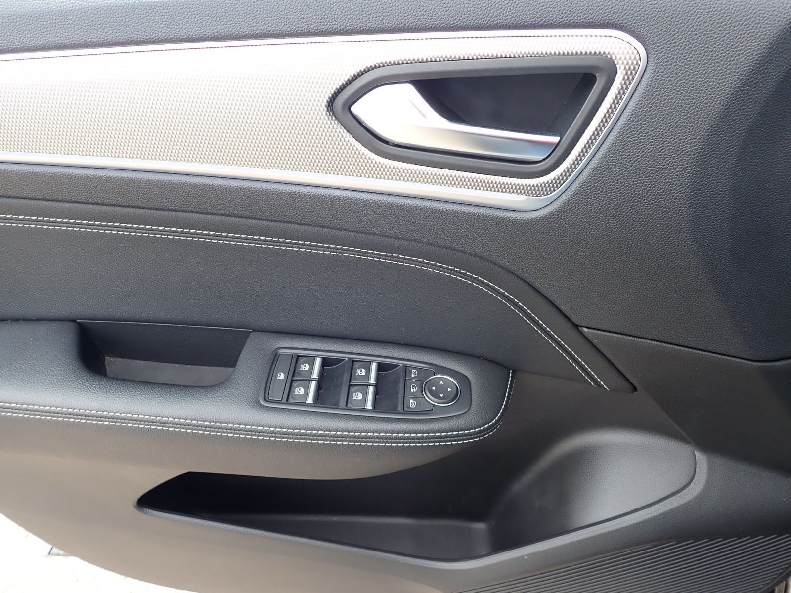 Fahrzeugabbildung Renault Arkana Intens TCe 140 EDC