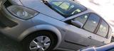 Renault Scenic II - Renault Scenic aus 2006 mit Diesel-Antrieb