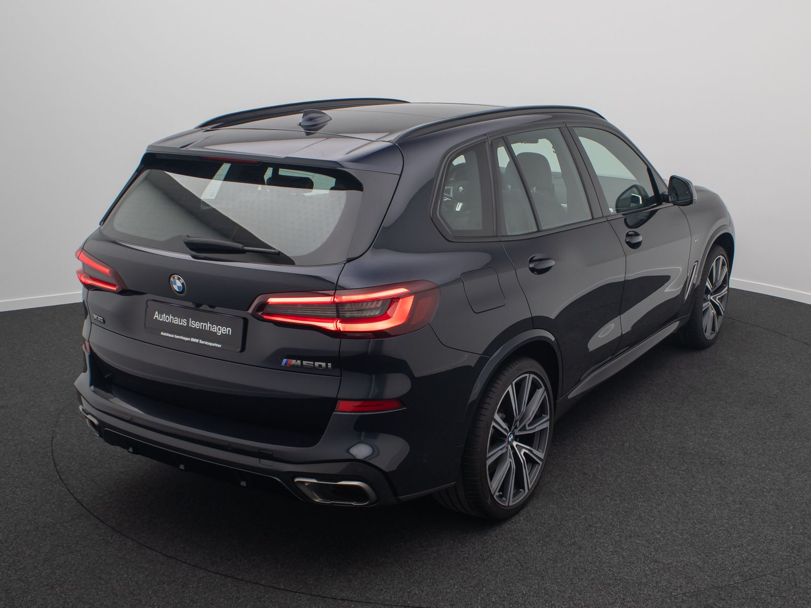 Fahrzeugabbildung BMW X5 M50i B&W Individual 360°HUD DAB Panorama Voll