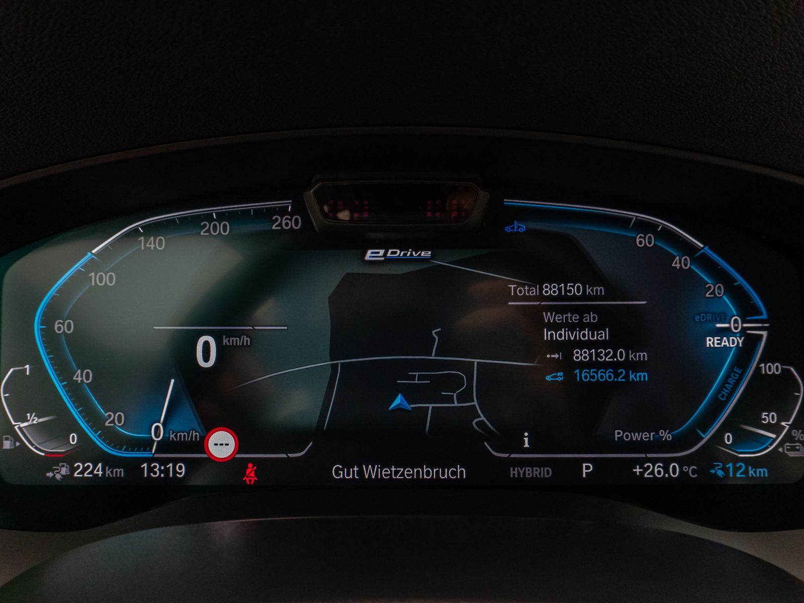 Fahrzeugabbildung BMW 530e Kamera Laser HUD DAB AHK Komfort Alarm ACC