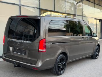 Mercedes V 220 - 3