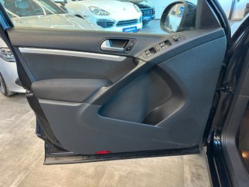 Volkswagen Tiguan Sport & Style 4Motion *BiXenon*Navi*AHK*