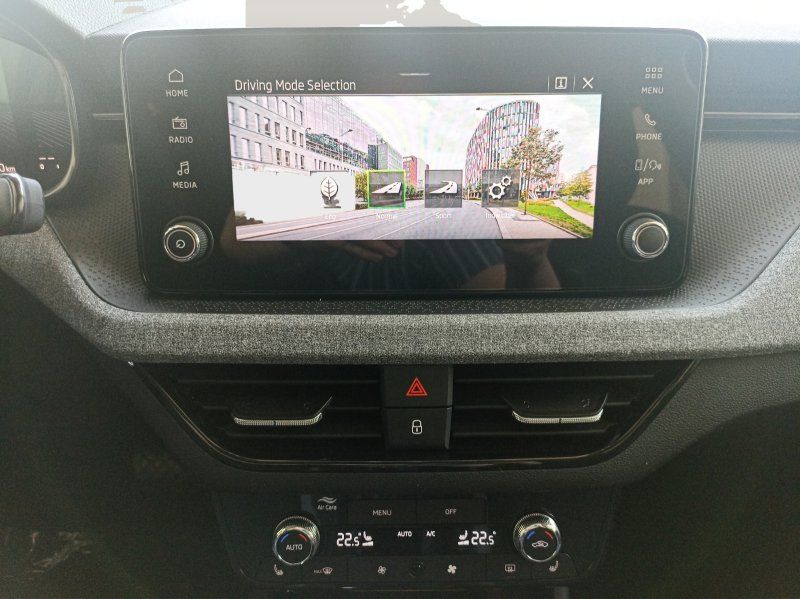Fahrzeugabbildung SKODA Kamiq 1.0 TSI DSG Selection