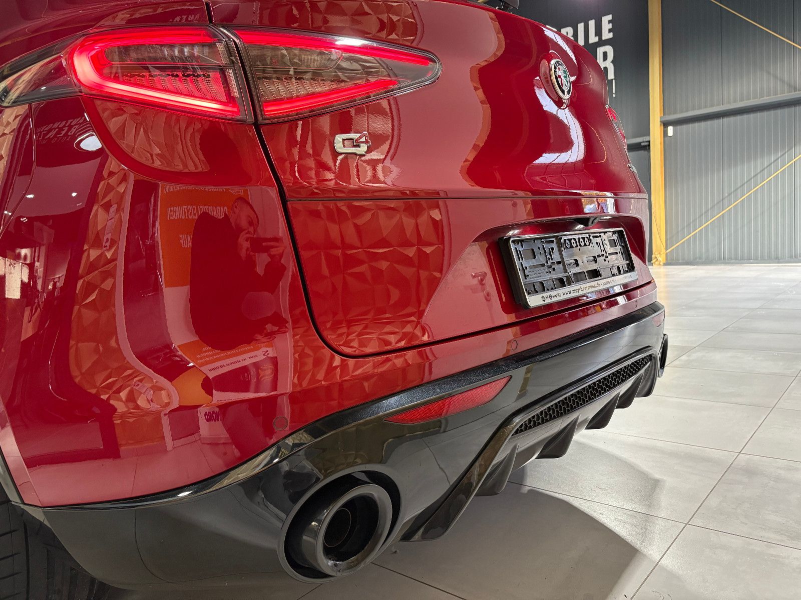 Fahrzeugabbildung Alfa Romeo Stelvio Competizione Q4/HARMAN/KARDON/KAMEERA
